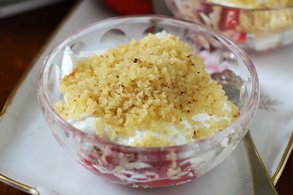 Fragole allo zenzero con crumble di Couscous MARTINO