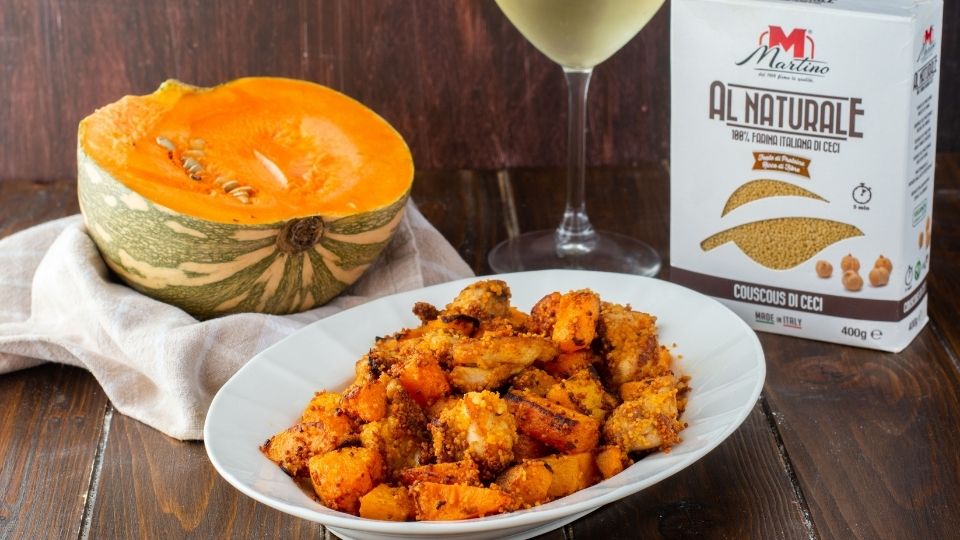 Pollo panato con zucca e couscous di ceci