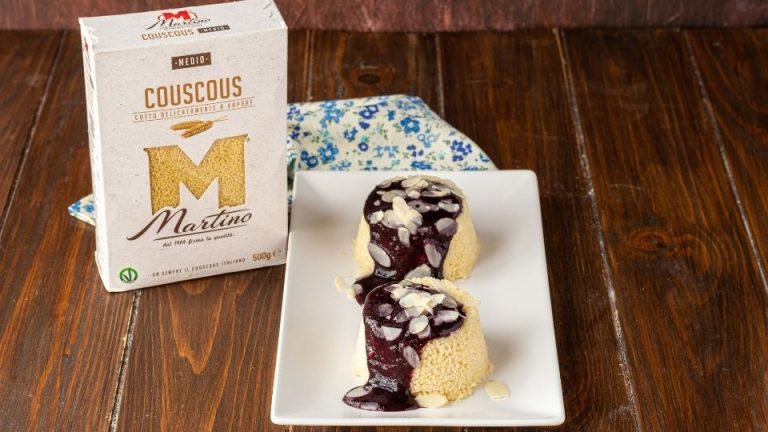 Tortini di couscous con salsa ai mirtilli