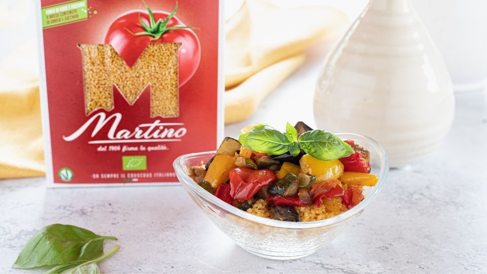Monoporzioni di couscous con verdure estive al forno