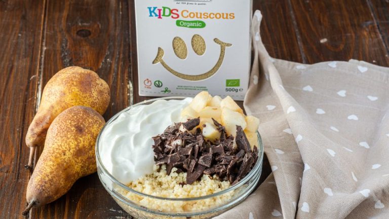 Pokè di couscous dolce con yogurt greco