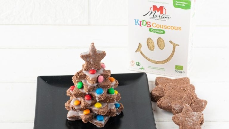 Albero di Natale di biscotti con couscous